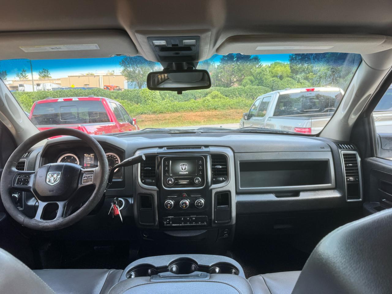 RAM 3500 2WD Crew Cab 172" WB 60" CA Tradesman 2016
