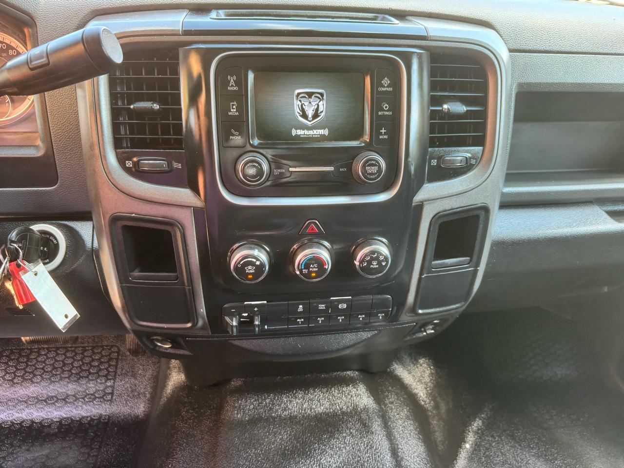 RAM 3500 2WD Crew Cab 172" WB 60" CA Tradesman 2016