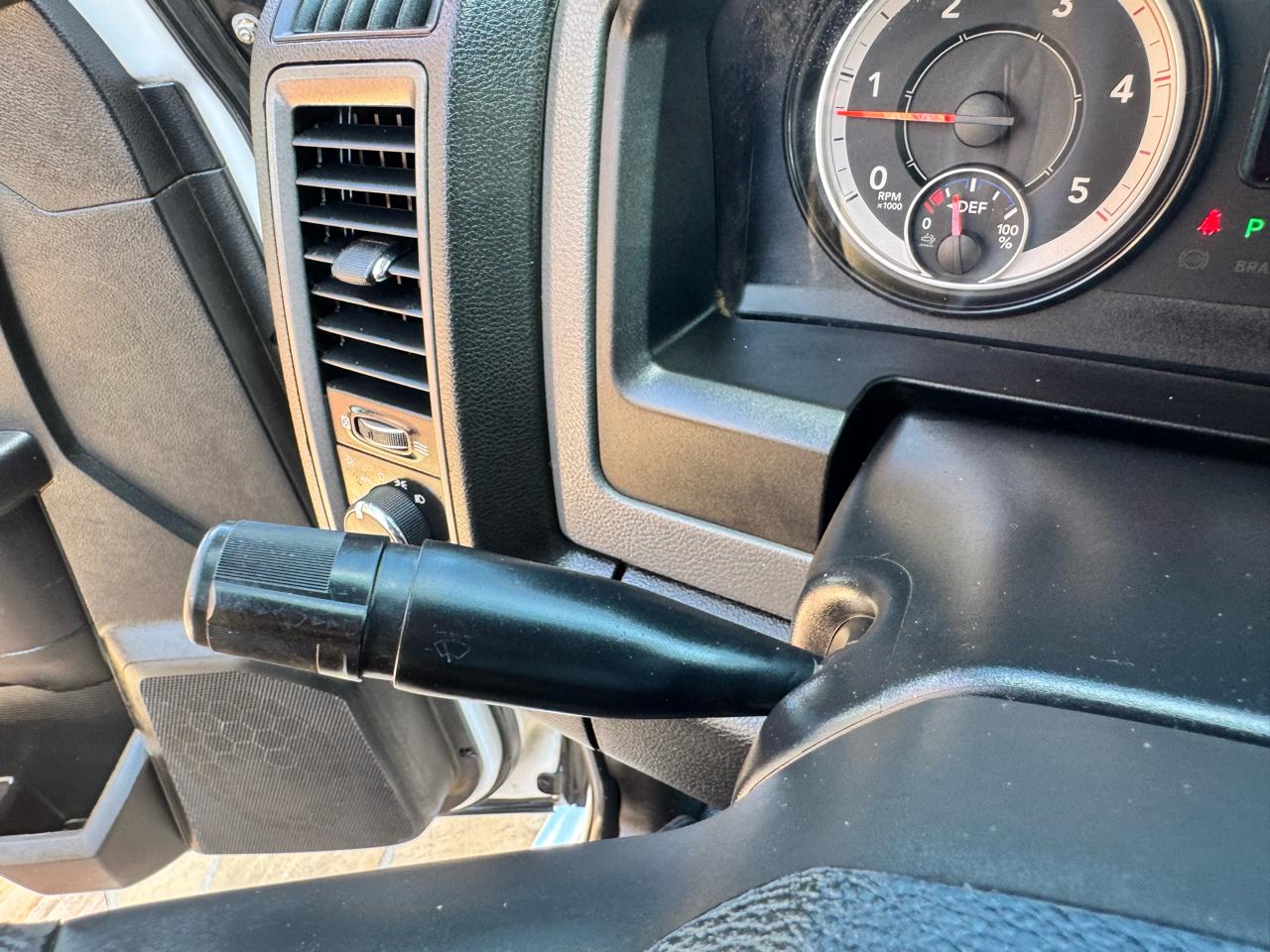 RAM 3500 2WD Crew Cab 172" WB 60" CA Tradesman 2016