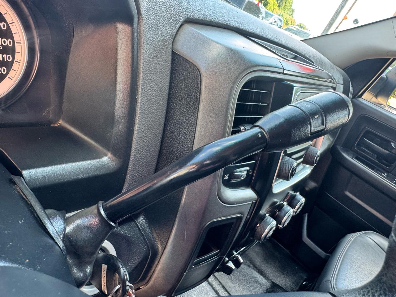 RAM 3500 2WD Crew Cab 172" WB 60" CA Tradesman 2016