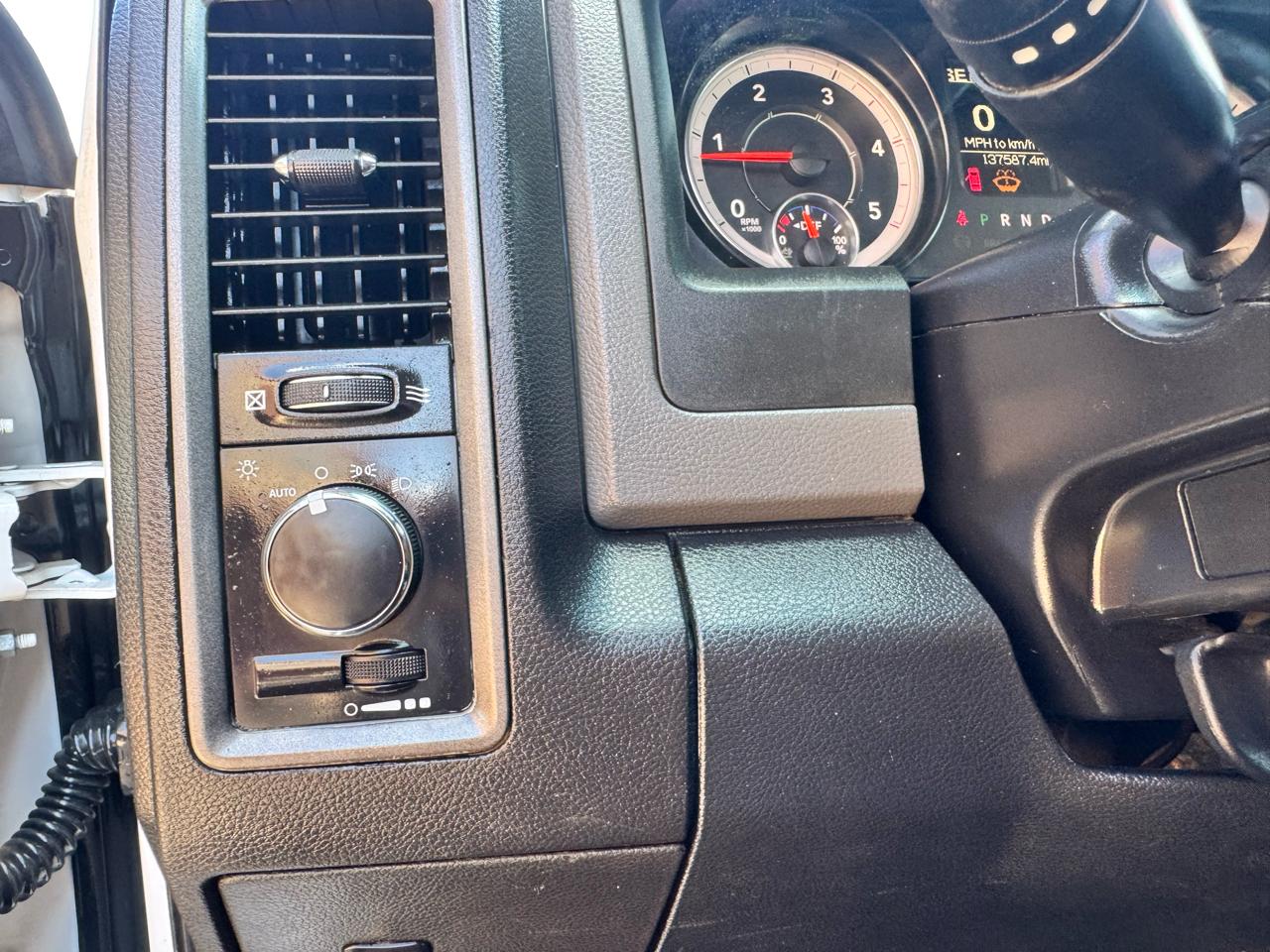 RAM 3500 2WD Crew Cab 172" WB 60" CA Tradesman 2016
