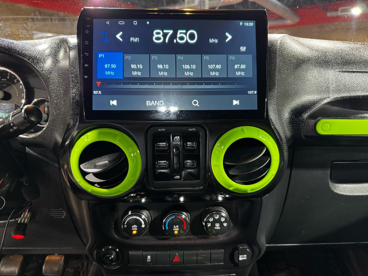 Jeep Wrangler Unlimited 4WD 4dr Willys Wheeler 2015