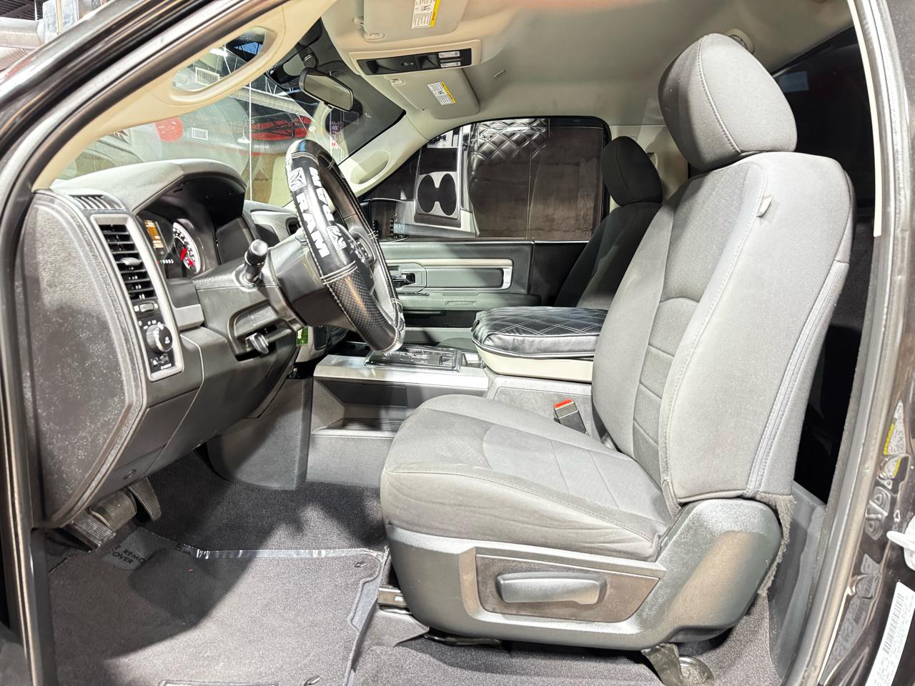 RAM 1500 Classic Express 4x2 Reg Cab 6'4" Box 2019