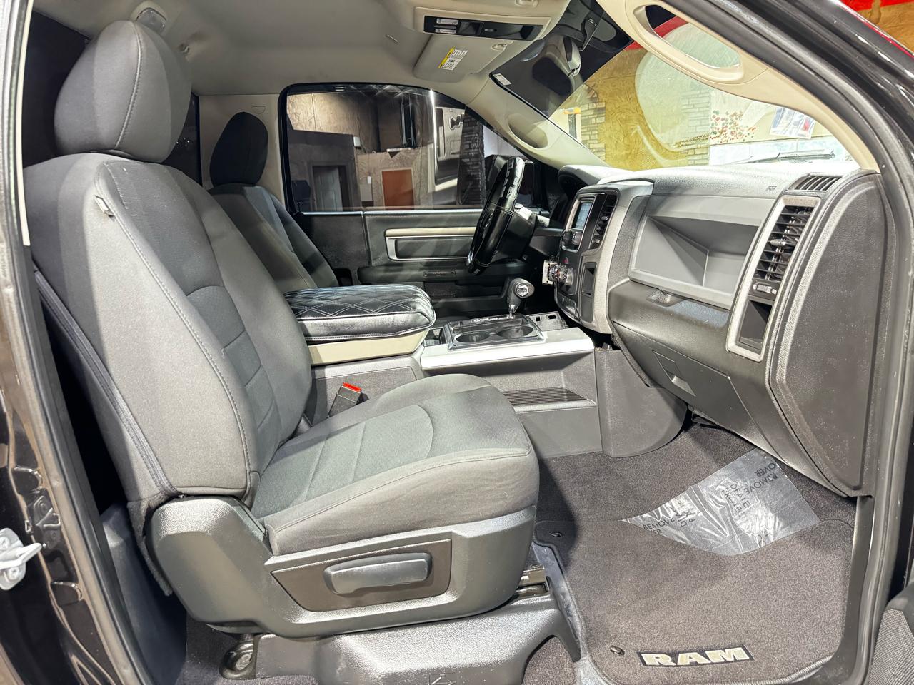 RAM 1500 Classic Express 4x2 Reg Cab 6'4" Box 2019