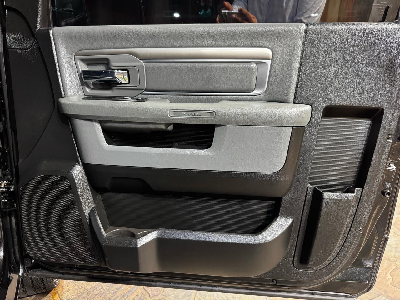 RAM 1500 Classic Express 4x2 Reg Cab 6'4" Box 2019