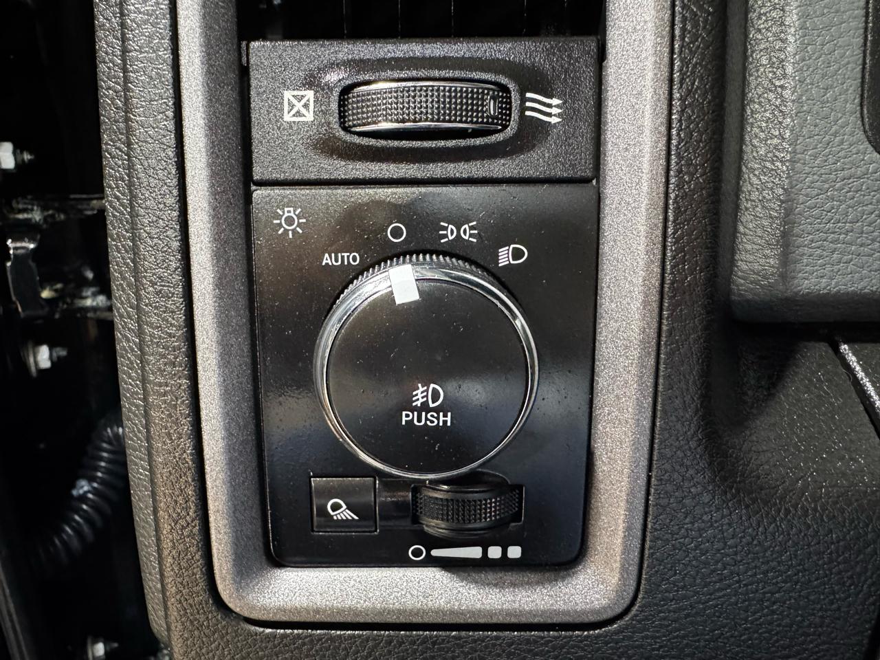 RAM 1500 Classic Express 4x2 Reg Cab 6'4" Box 2019