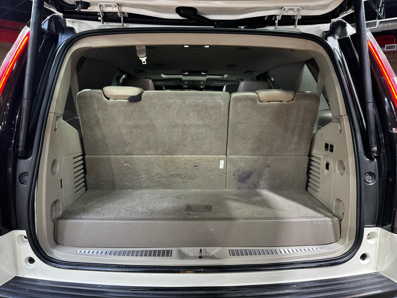 Cadillac Escalade 2WD 4dr Luxury 2015