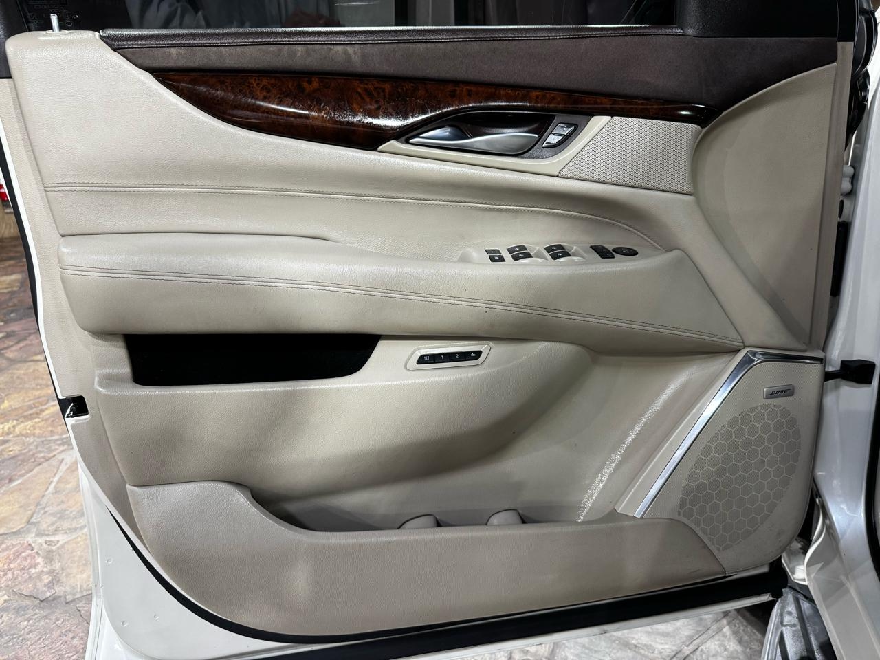 Cadillac Escalade 2WD 4dr Luxury 2015