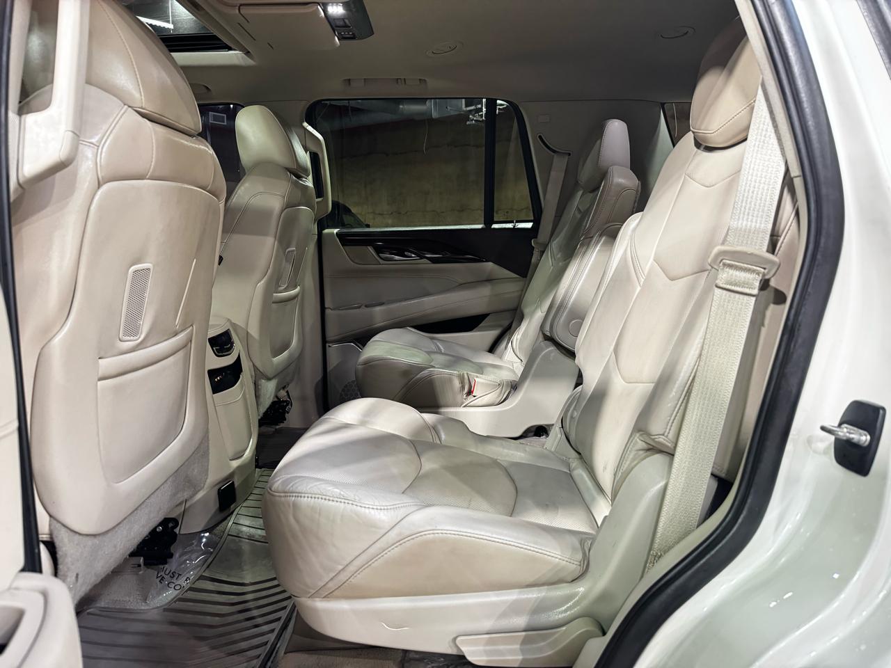 Cadillac Escalade 2WD 4dr Luxury 2015