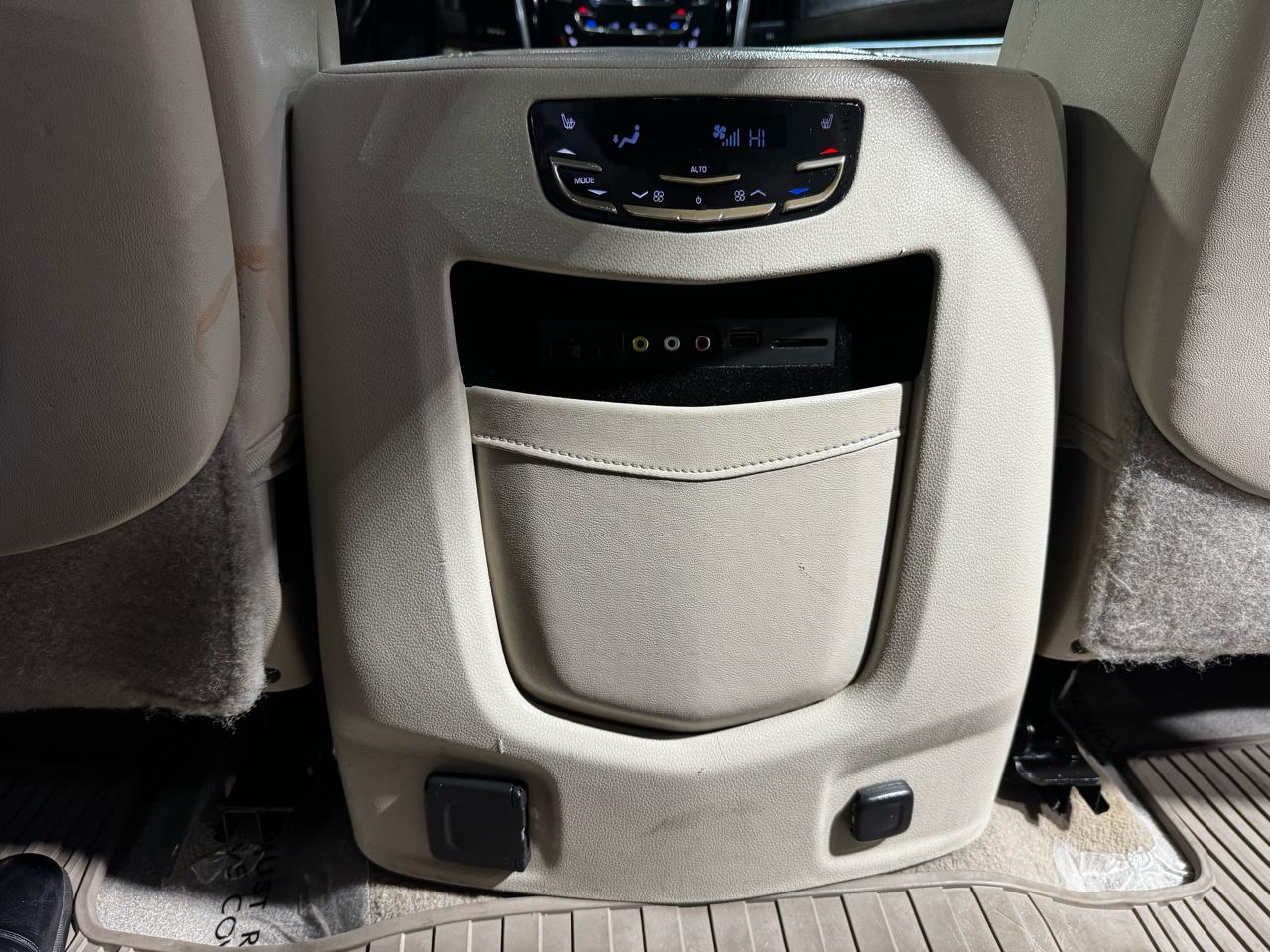 Cadillac Escalade 2WD 4dr Luxury 2015