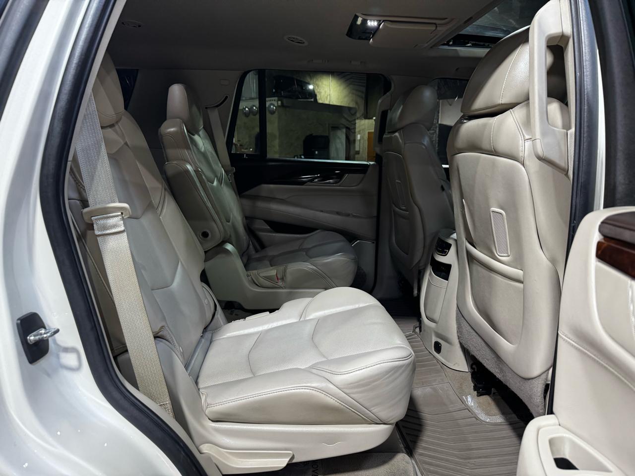 Cadillac Escalade 2WD 4dr Luxury 2015