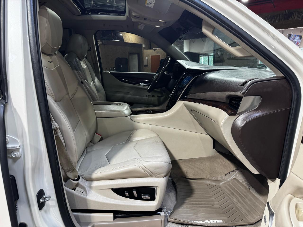 Cadillac Escalade 2WD 4dr Luxury 2015