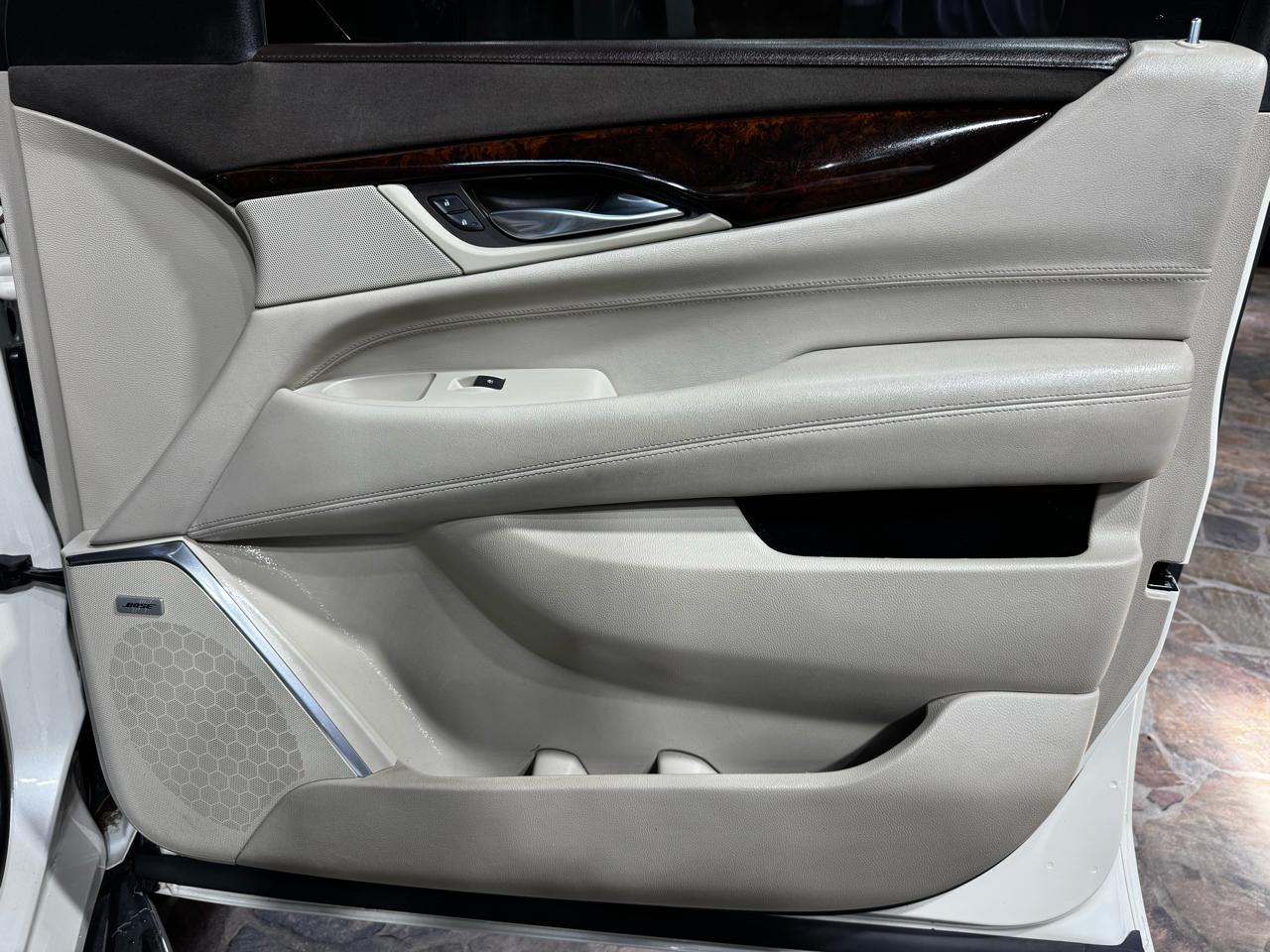 Cadillac Escalade 2WD 4dr Luxury 2015