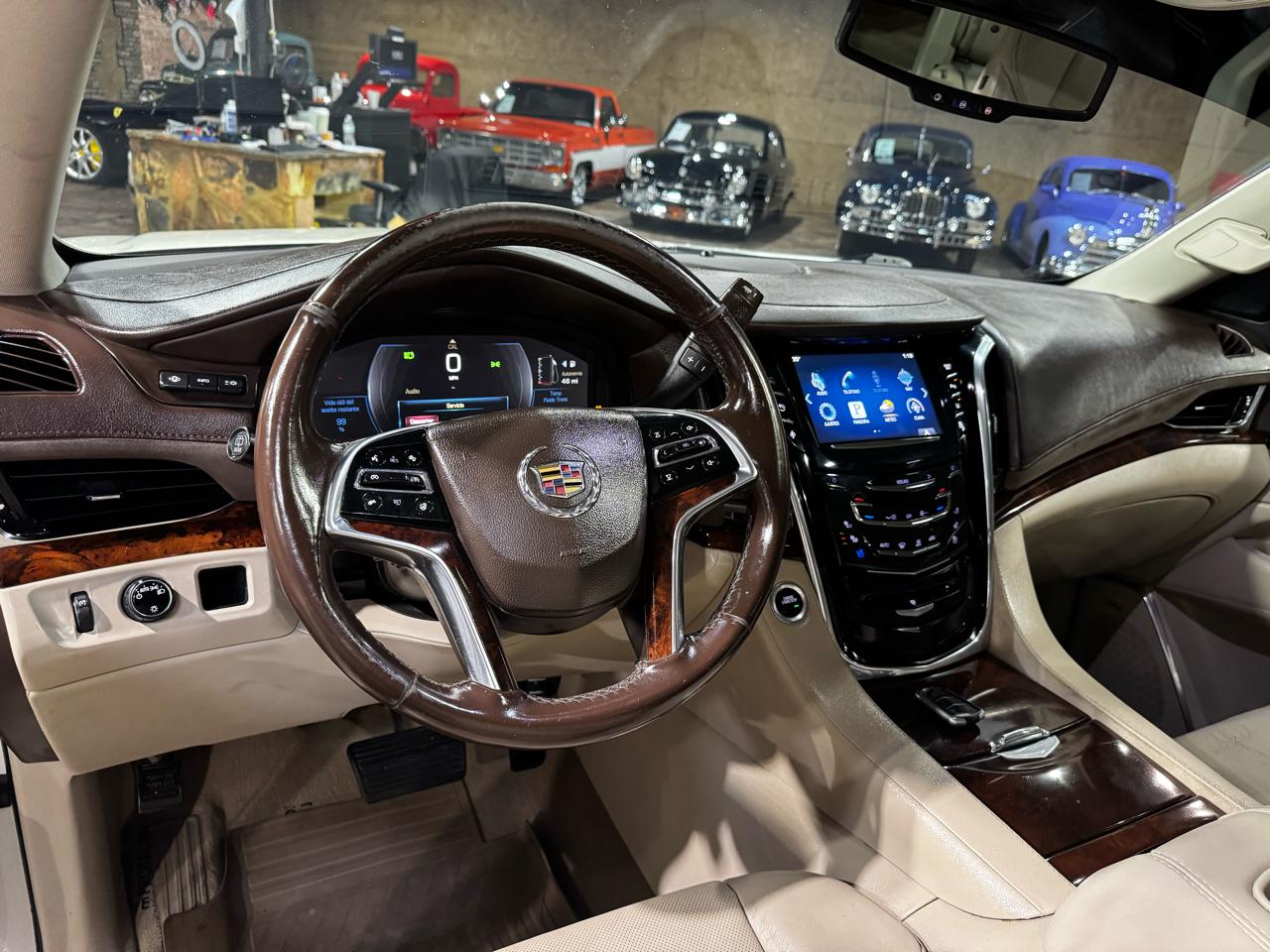 Cadillac Escalade 2WD 4dr Luxury 2015