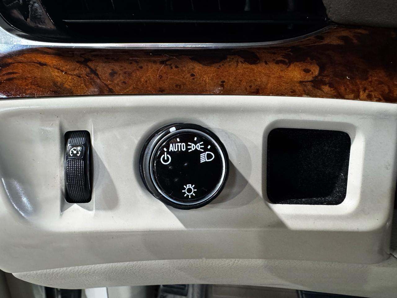 Cadillac Escalade 2WD 4dr Luxury 2015