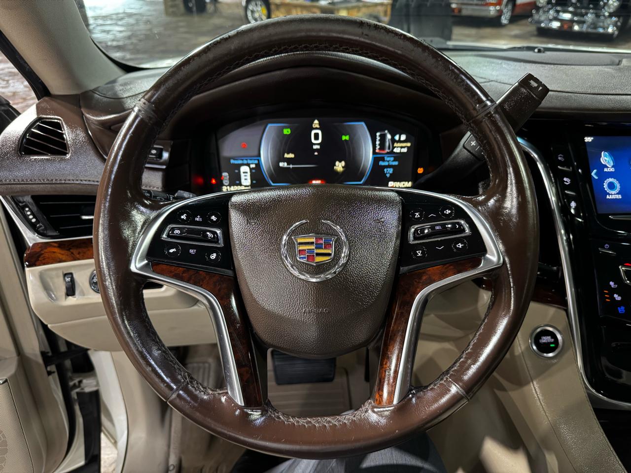 Cadillac Escalade 2WD 4dr Luxury 2015