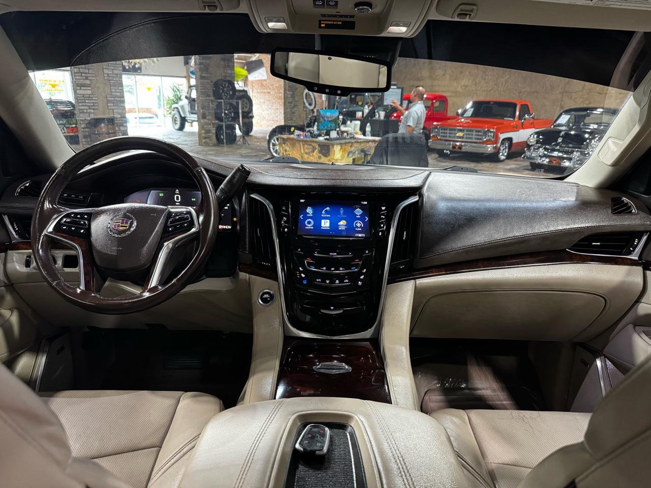 Cadillac Escalade 2WD 4dr Luxury 2015