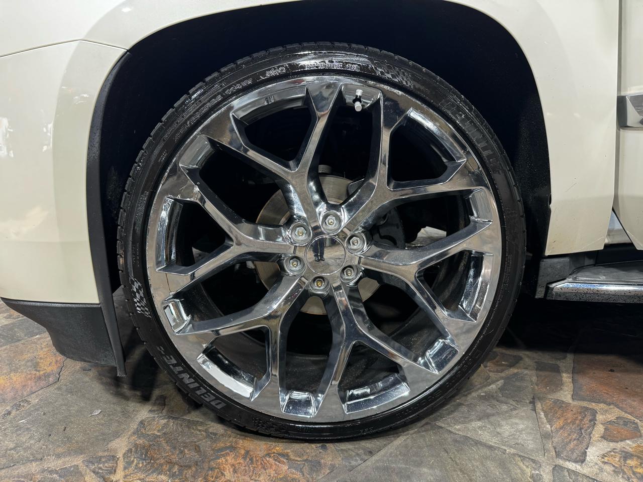 Cadillac Escalade 2WD 4dr Luxury 2015