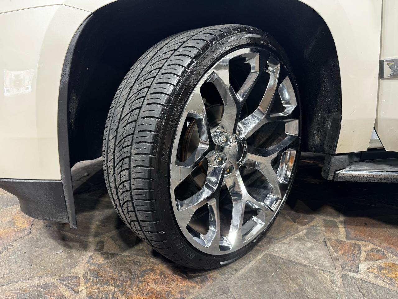 Cadillac Escalade 2WD 4dr Luxury 2015