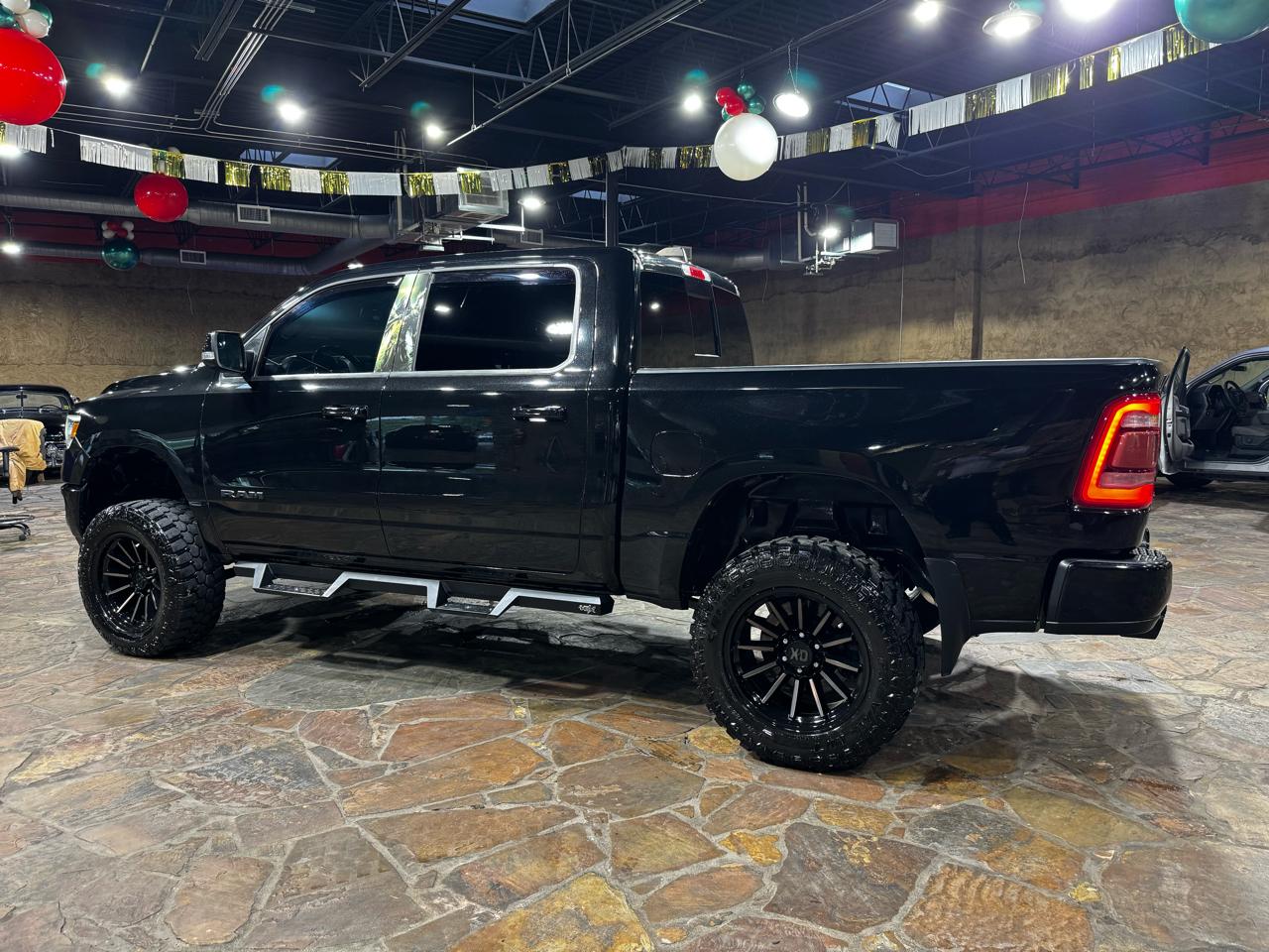 RAM 1500 4WD Crew Cab 149" Sport 2020