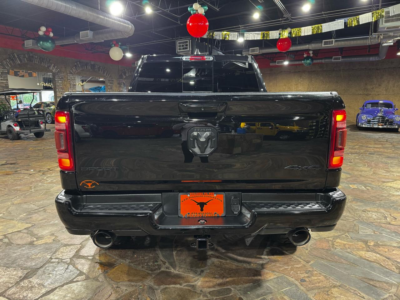 RAM 1500 4WD Crew Cab 149" Sport 2020