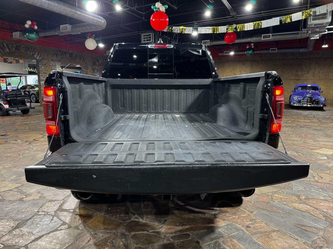 RAM 1500 4WD Crew Cab 149" Sport 2020