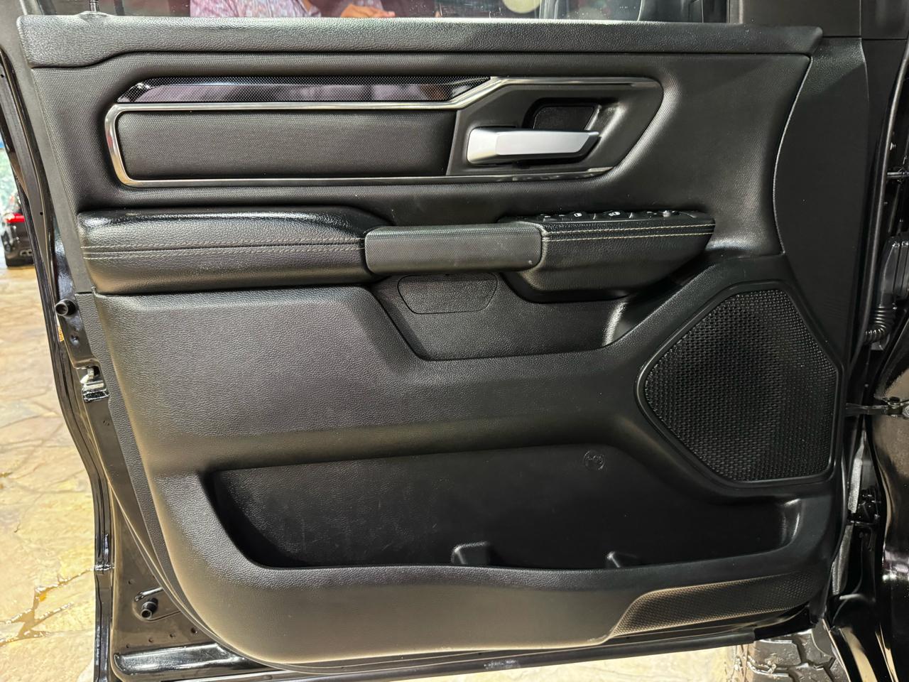 RAM 1500 4WD Crew Cab 149" Sport 2020