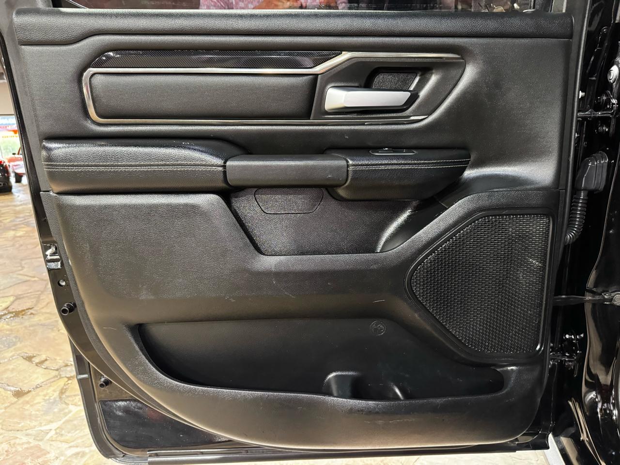 RAM 1500 4WD Crew Cab 149" Sport 2020