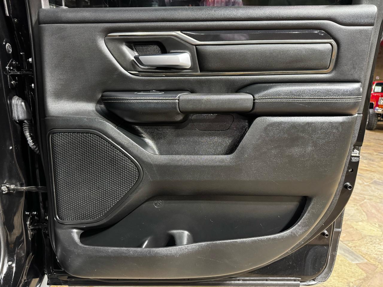 RAM 1500 4WD Crew Cab 149" Sport 2020