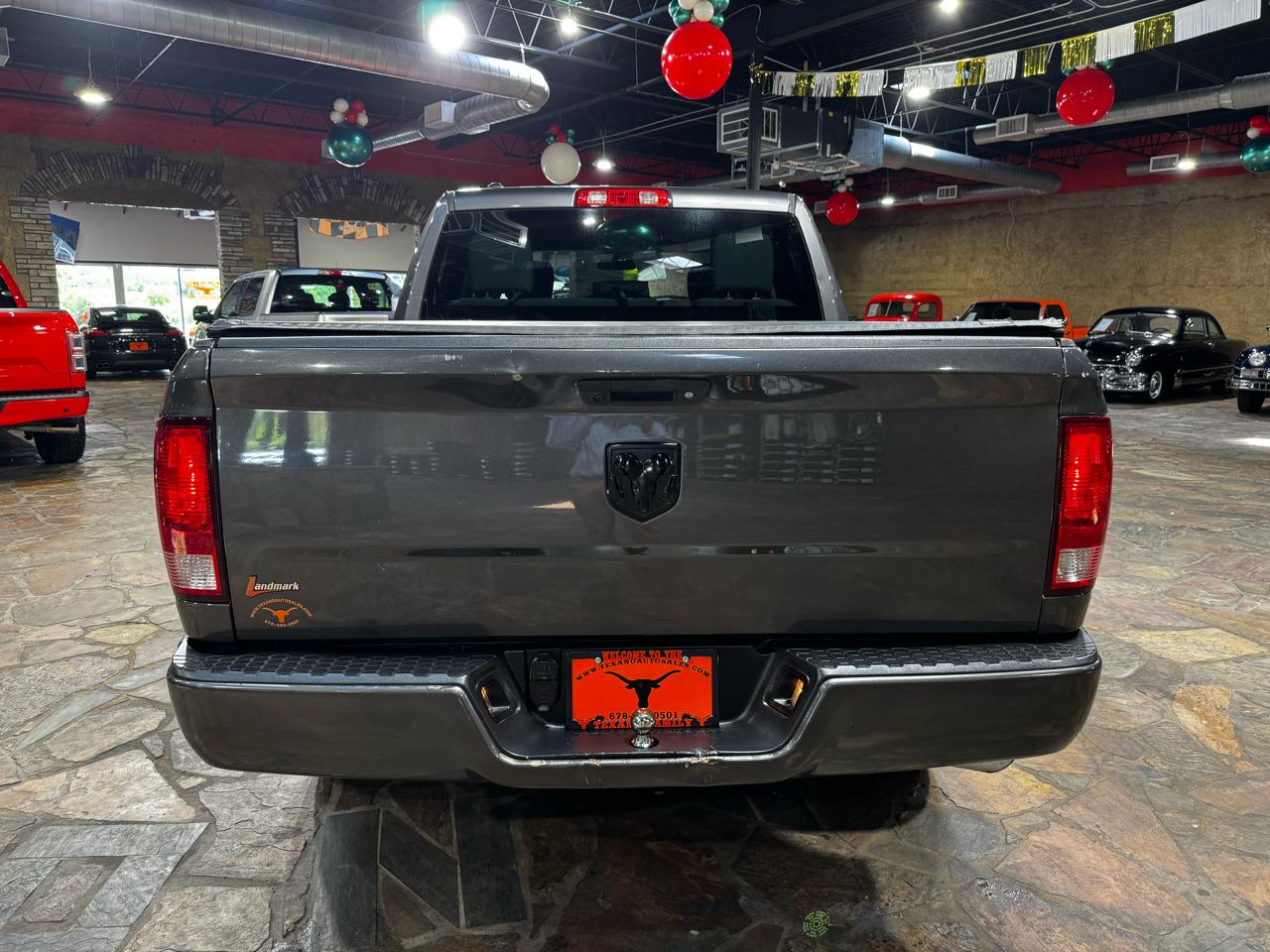 RAM 1500 Express 4x2 Crew Cab 5'7" Box 2018