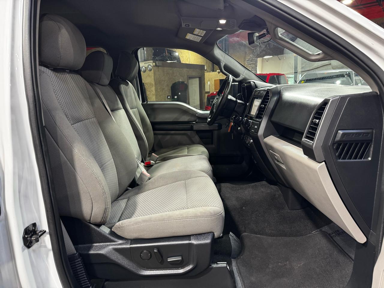 Ford F-150 2WD SuperCrew 145" XLT 2019