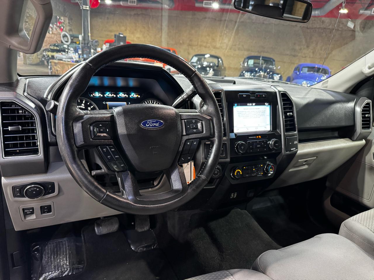 Ford F-150 2WD SuperCrew 145" XLT 2019