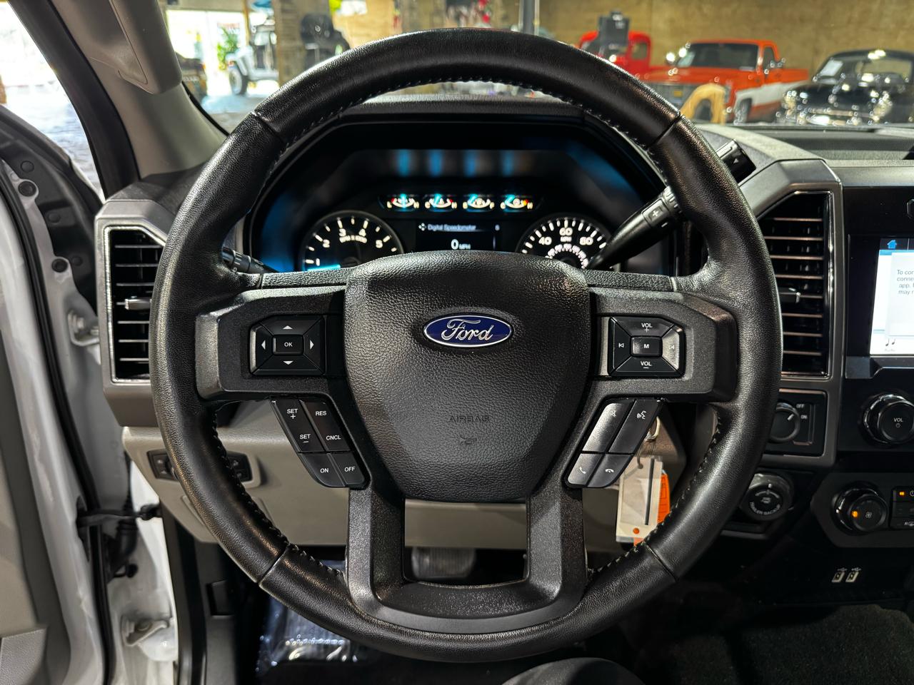 Ford F-150 2WD SuperCrew 145" XLT 2019