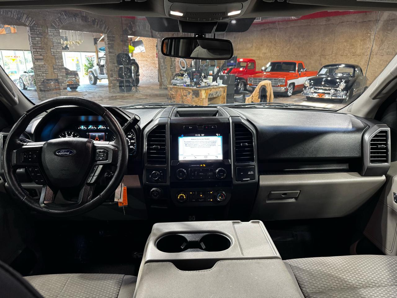 Ford F-150 2WD SuperCrew 145" XLT 2019