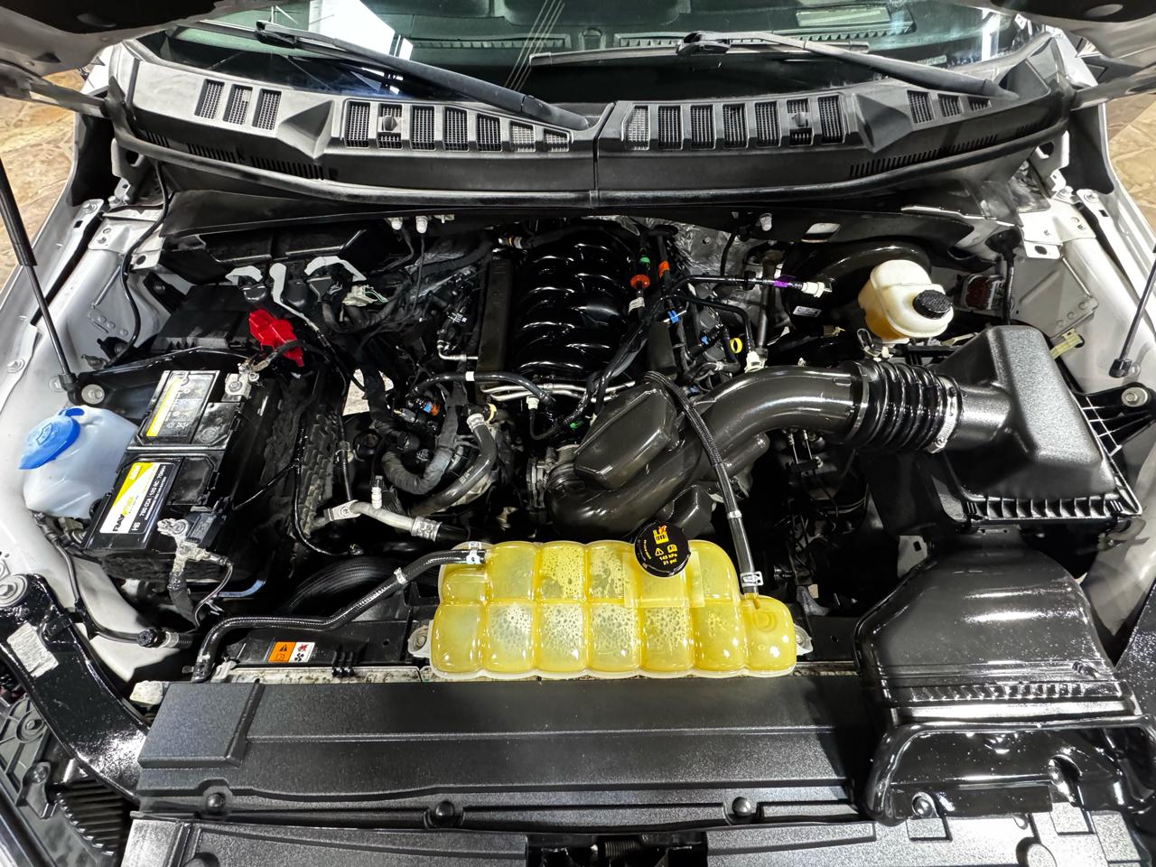 Ford F-150 2WD SuperCrew 145" XLT 2020