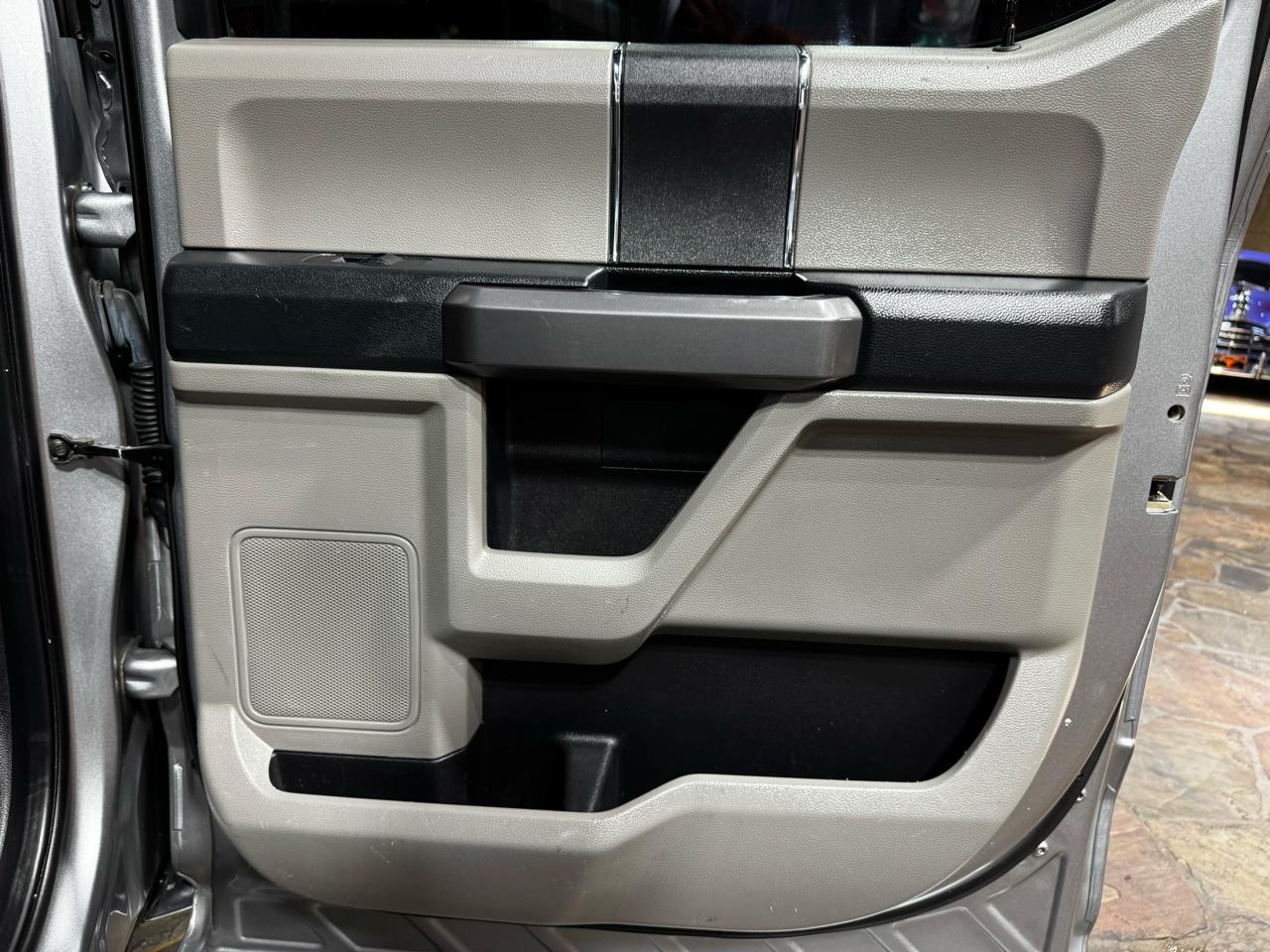 Ford F-150 2WD SuperCrew 145" XLT 2020