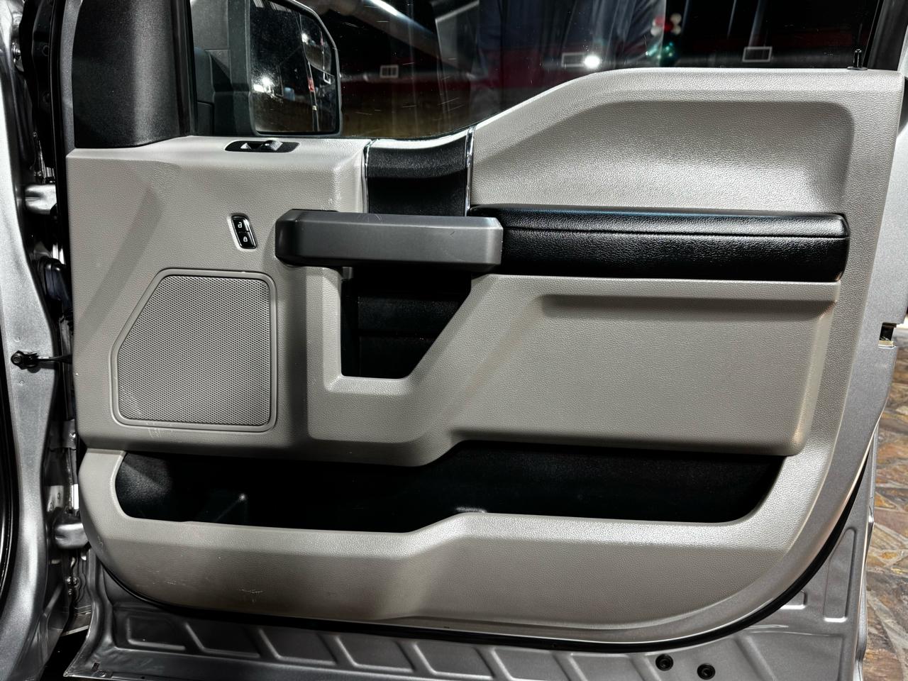 Ford F-150 2WD SuperCrew 145" XLT 2020