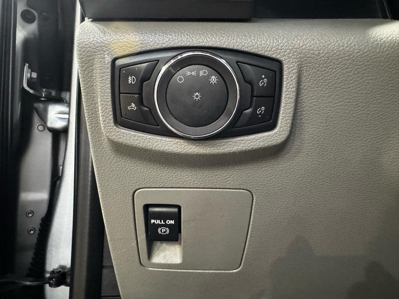 Ford F-150 2WD SuperCrew 145" XLT 2020