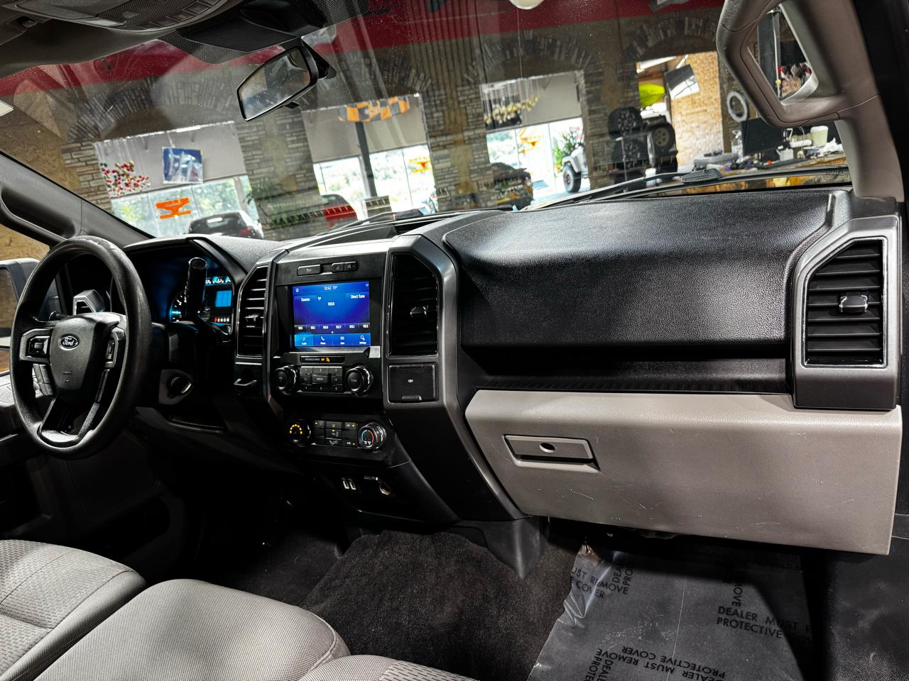 Ford F-150 2WD SuperCrew 145" XLT 2020