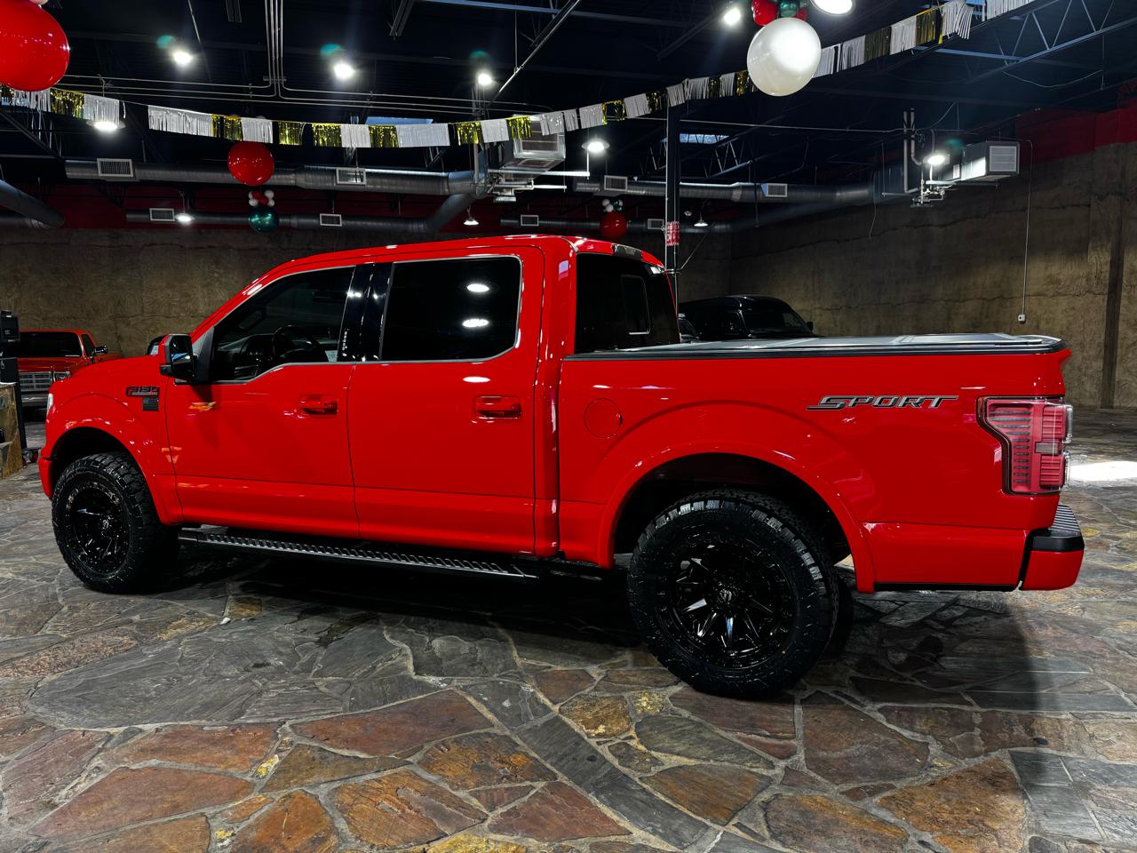 Ford F-150 2WD SuperCrew 145" XLT 2018