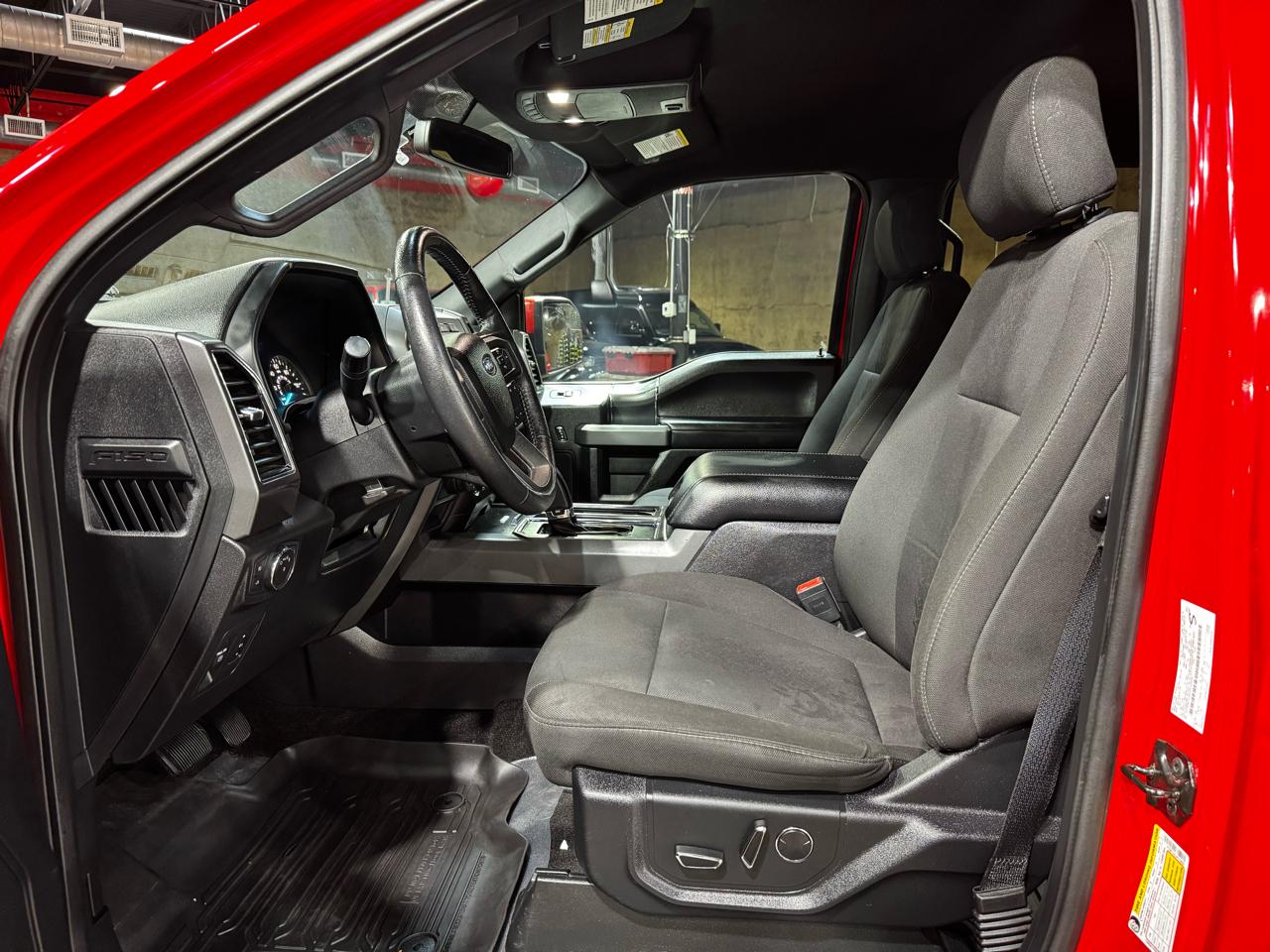 Ford F-150 2WD SuperCrew 145" XLT 2018