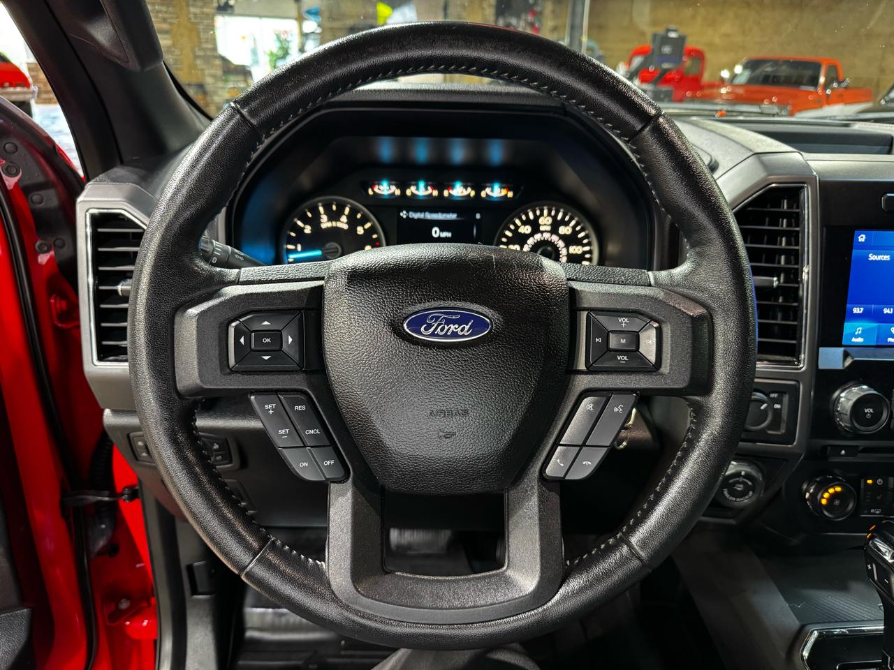 Ford F-150 2WD SuperCrew 145" XLT 2018