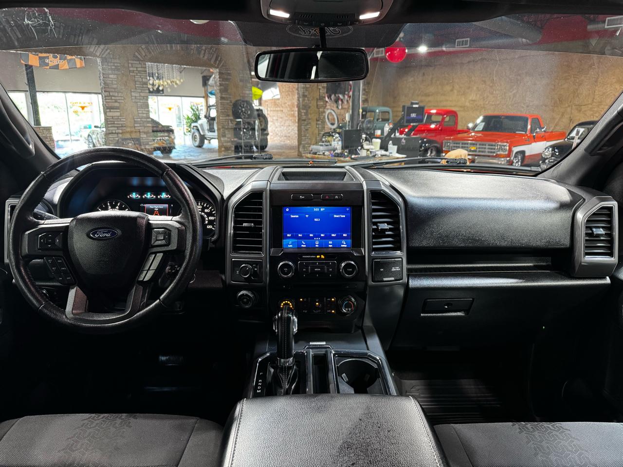 Ford F-150 2WD SuperCrew 145" XLT 2018
