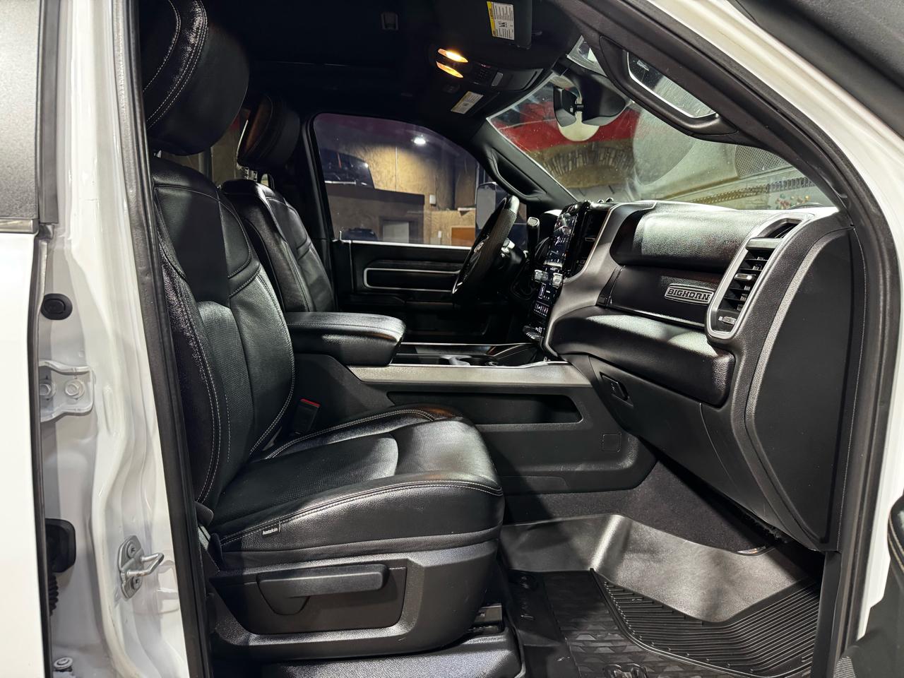 RAM 2500 Big Horn 4x4 Crew Cab 6'4" Box 2020