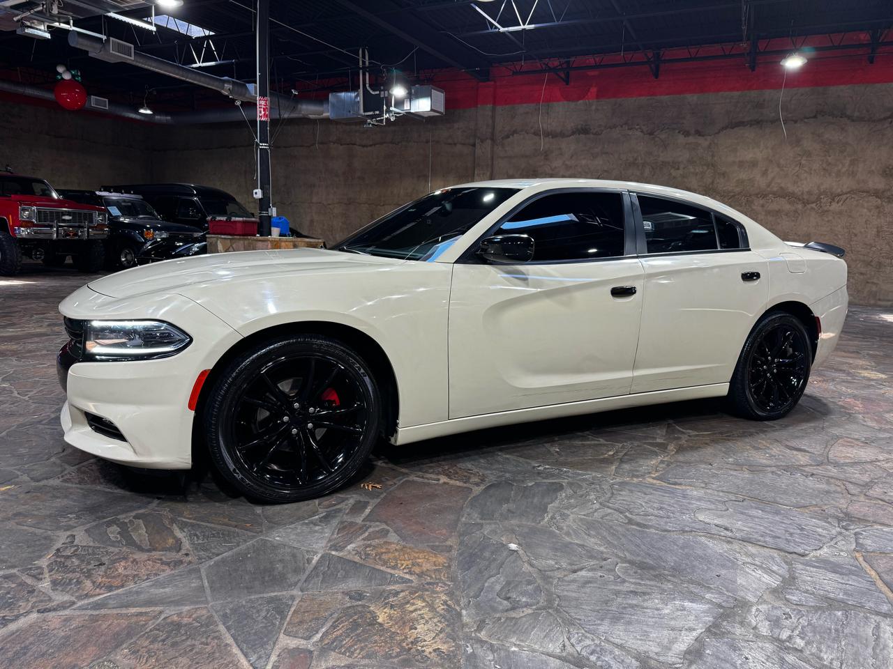 Dodge Charger 4dr Sdn SXT RWD 2016