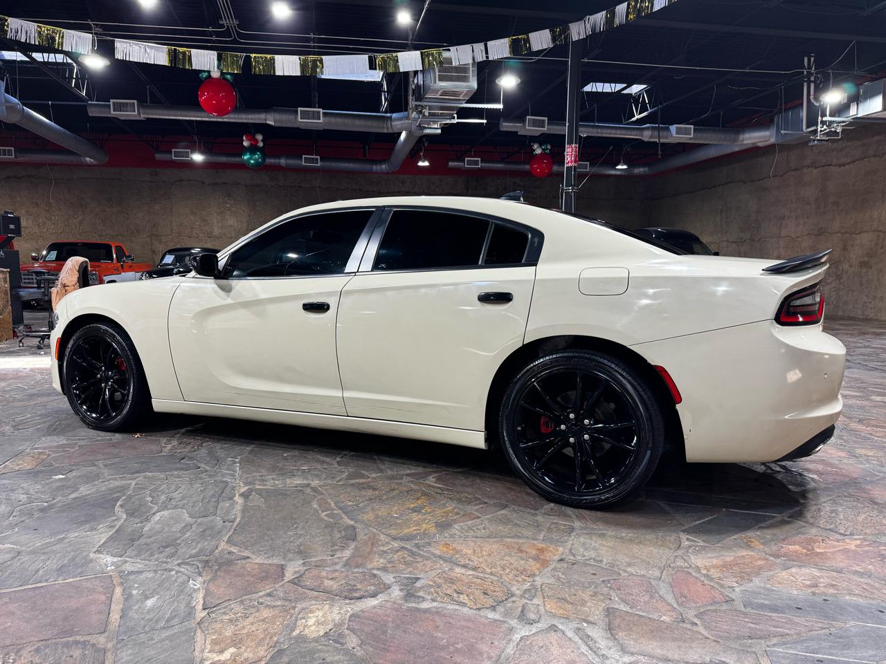 Dodge Charger 4dr Sdn SXT RWD 2016