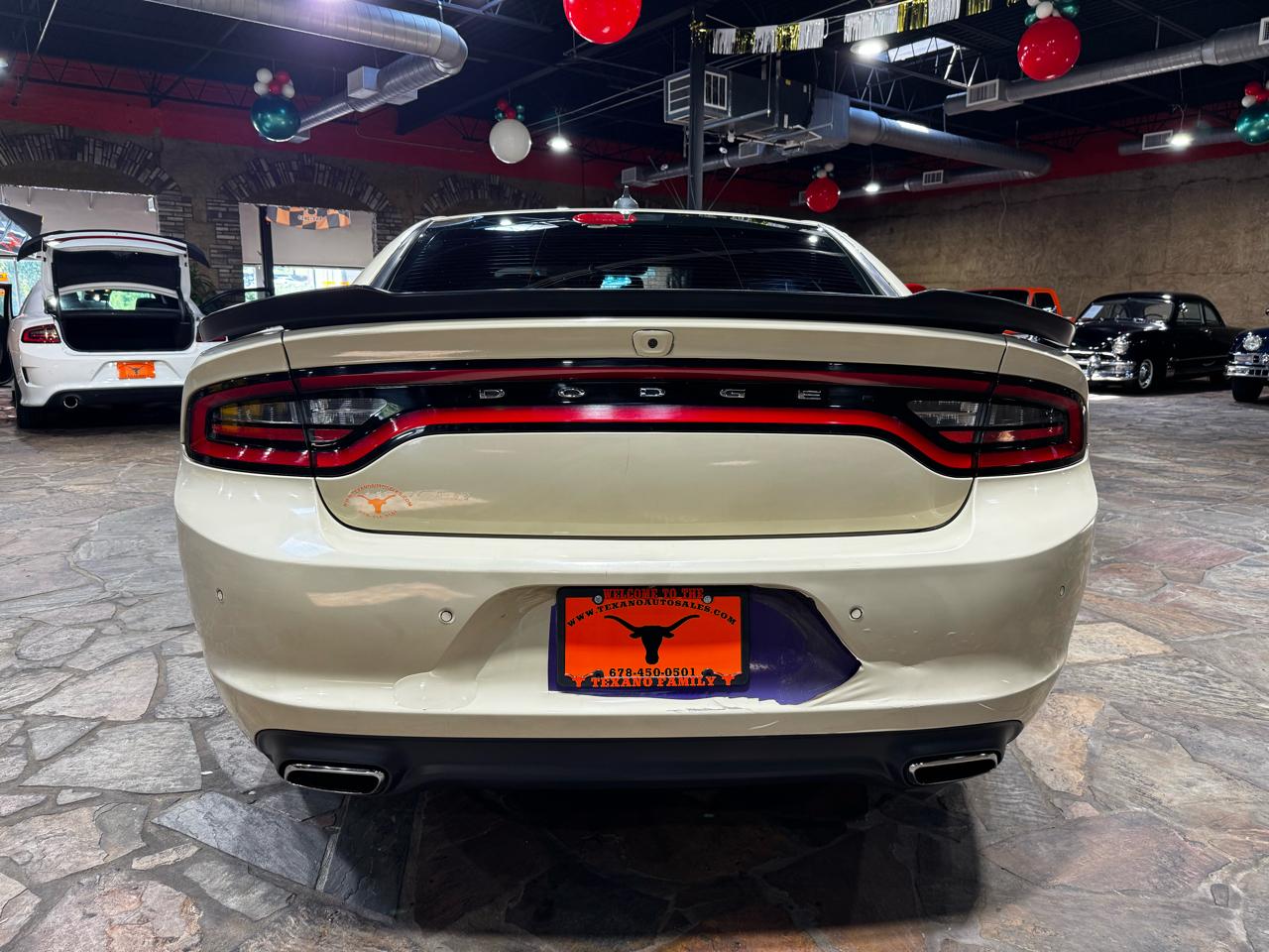 Dodge Charger 4dr Sdn SXT RWD 2016