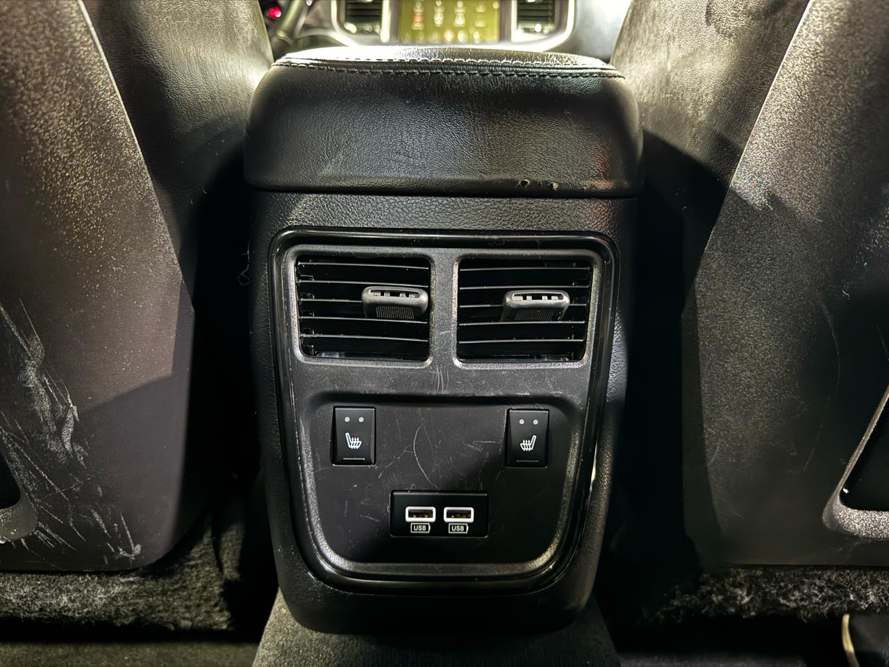 Dodge Charger 4dr Sdn SXT RWD 2016