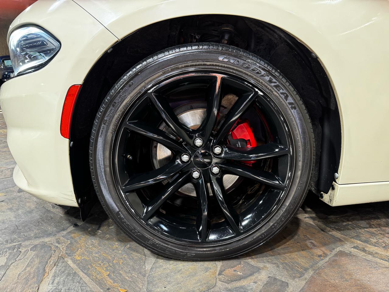 Dodge Charger 4dr Sdn SXT RWD 2016