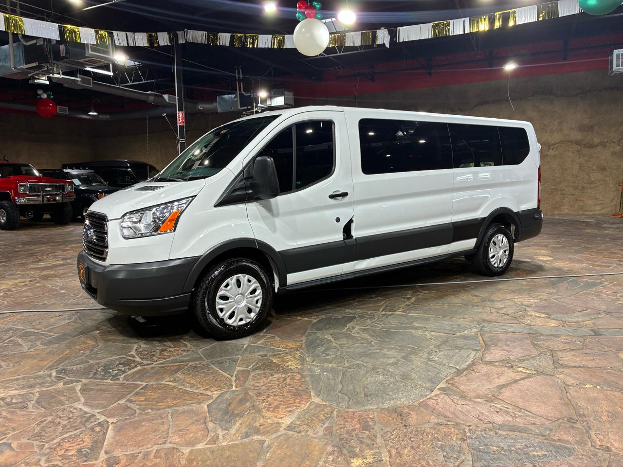 Ford Transit Wagon T-350 148" Low Roof XLT Swing-Out RH Dr 2016